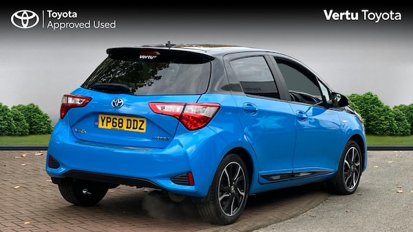 Used Toyota Yaris 2018 for sale - 76252583: Photo 2