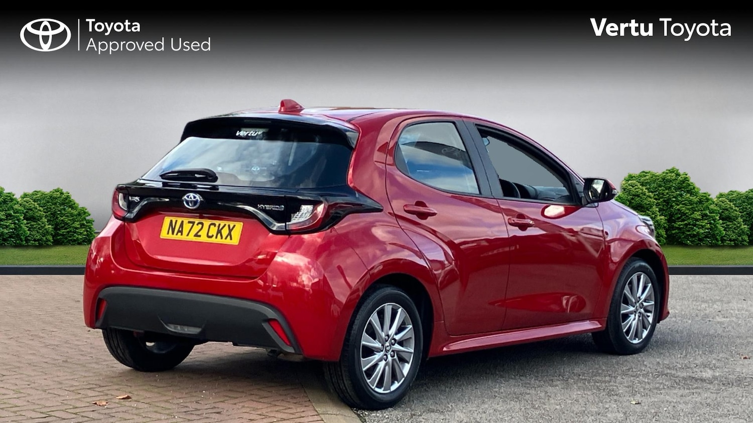 Used Toyota Yaris 2022 for sale - 76321697: Photo 2