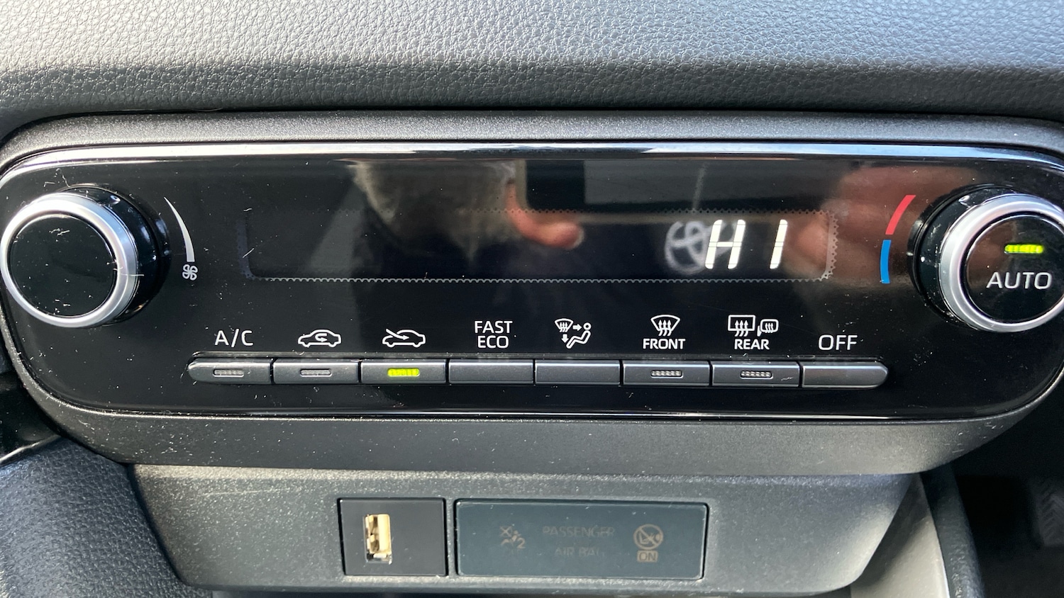 Used Toyota Yaris 2022 for sale - 76321697: Photo 34