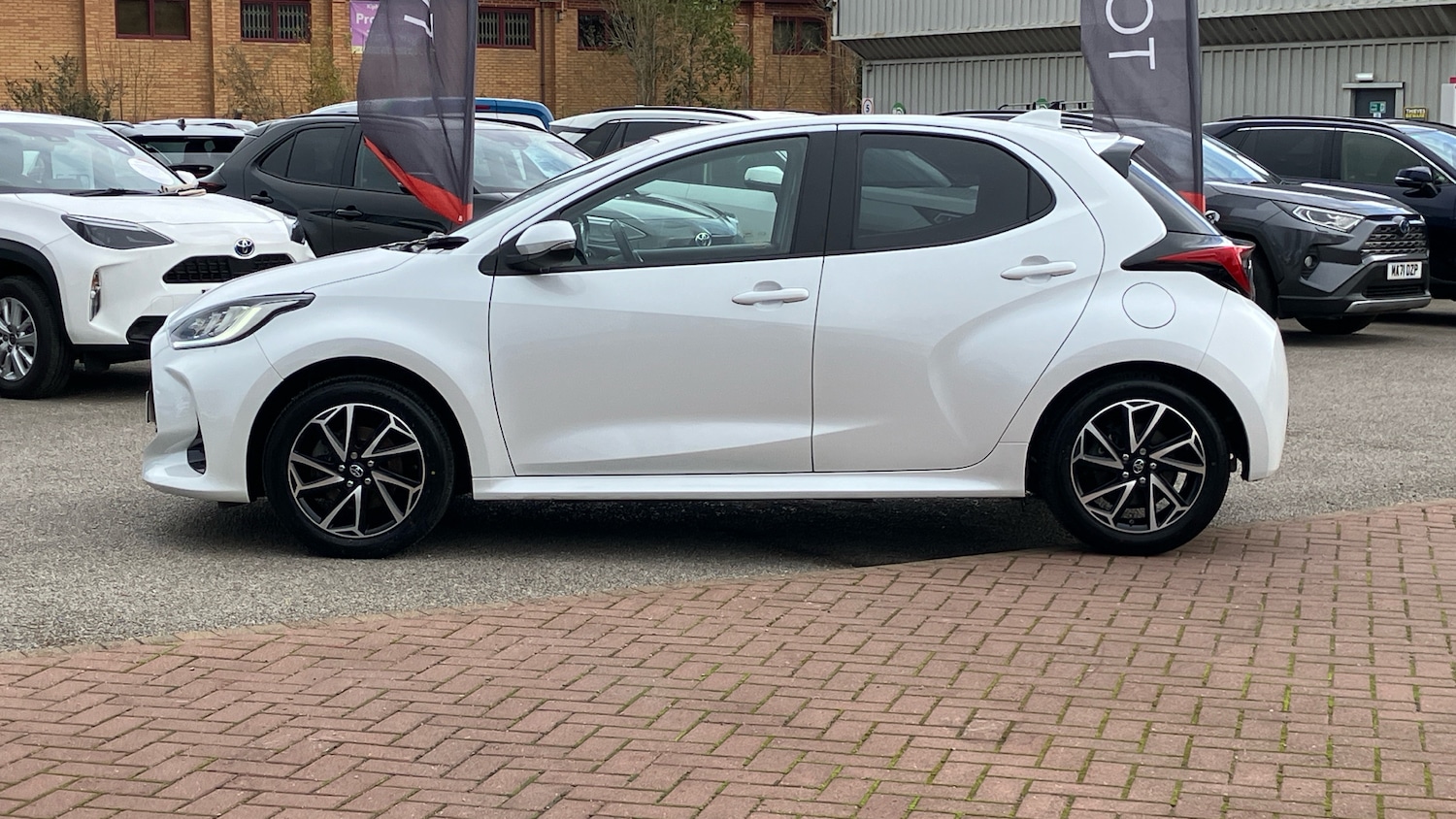 Used Toyota Yaris 2023 for sale - 76452628: Photo 17