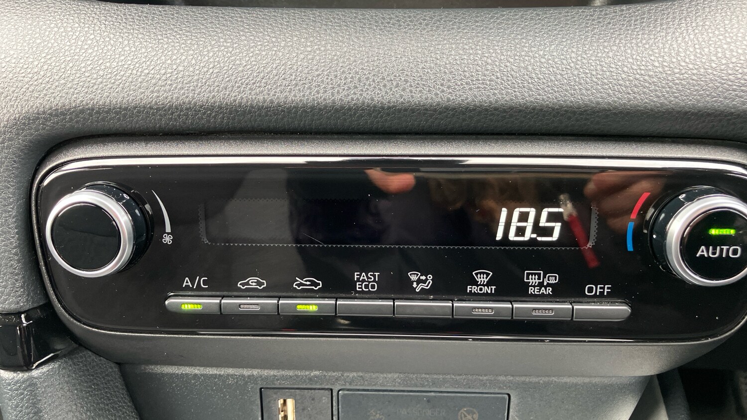 Used Toyota Yaris 2023 for sale - 76452628: Photo 34