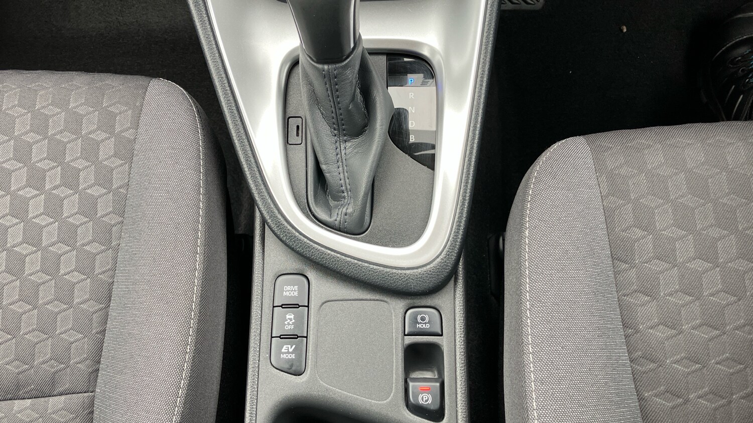 Used Toyota Yaris 2023 for sale - 76452628: Photo 35