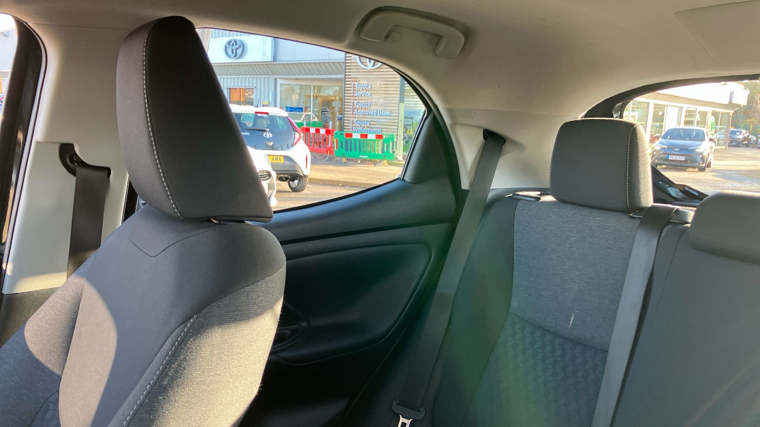 Used Toyota Yaris 2020 for sale - 76734924: Photo 24