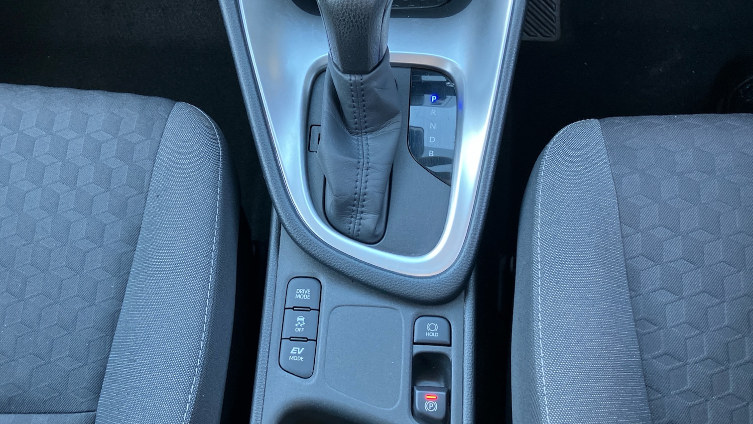 Used Toyota Yaris 2020 for sale - 76734924: Photo 35