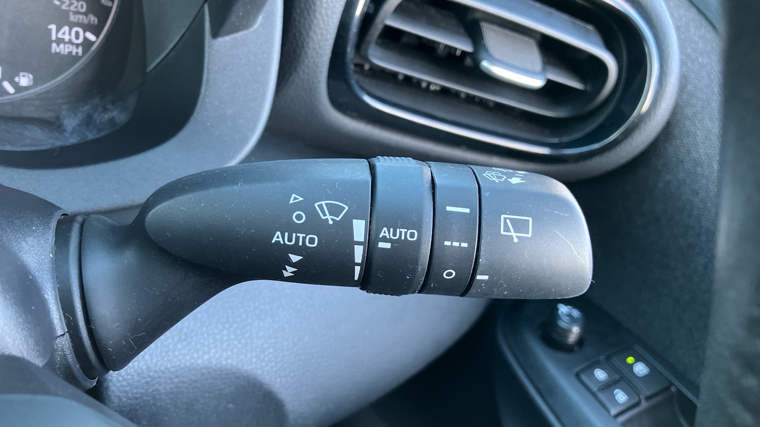 Used Toyota Yaris 2020 for sale - 76734924: Photo 39