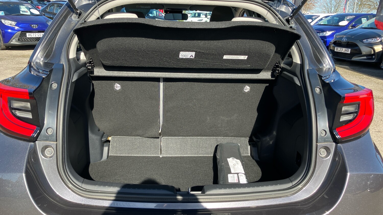 Used Toyota Yaris 2022 for sale - 78149794: Photo 14