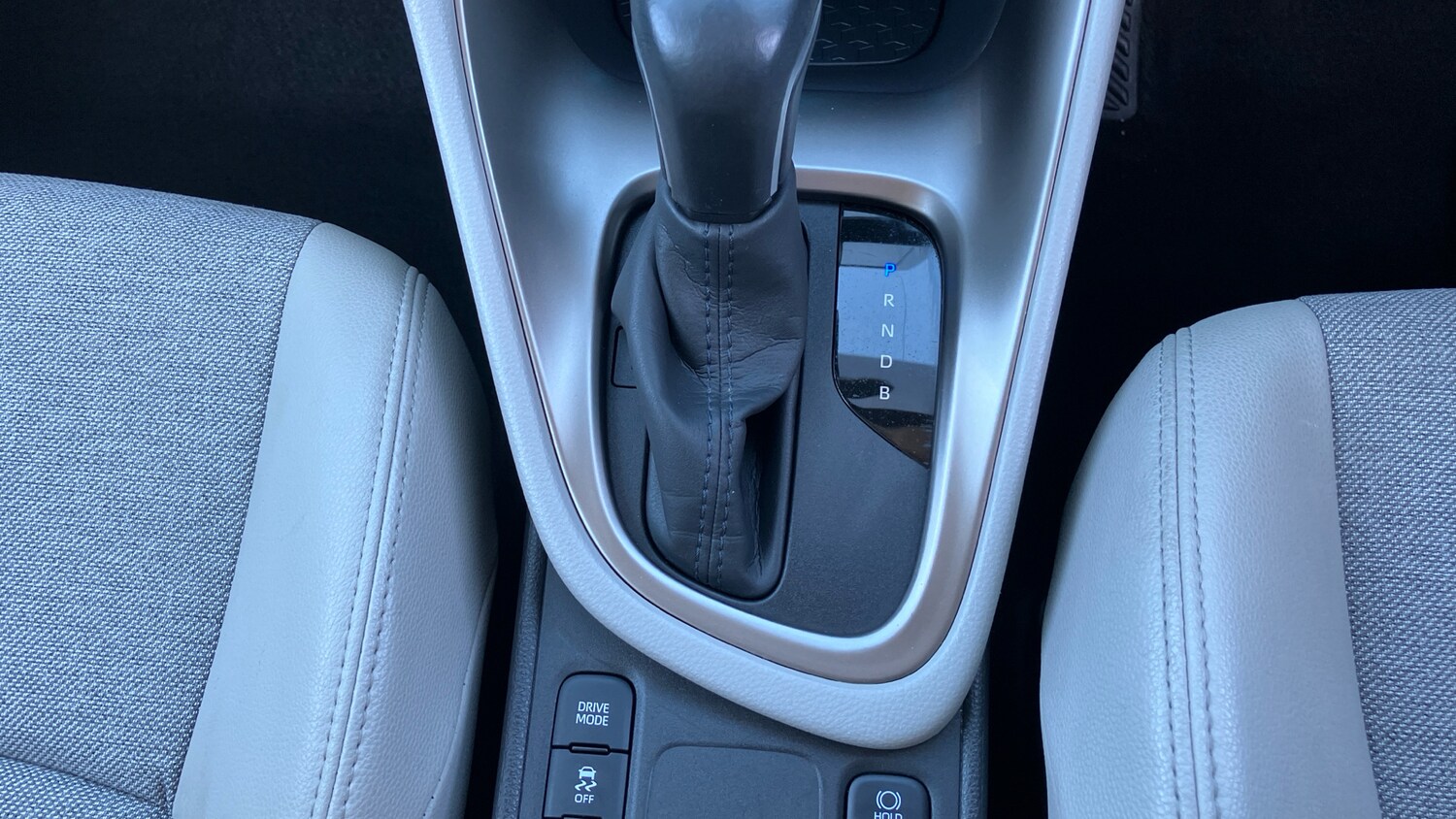 Used Toyota Yaris 2022 for sale - 78149794: Photo 35