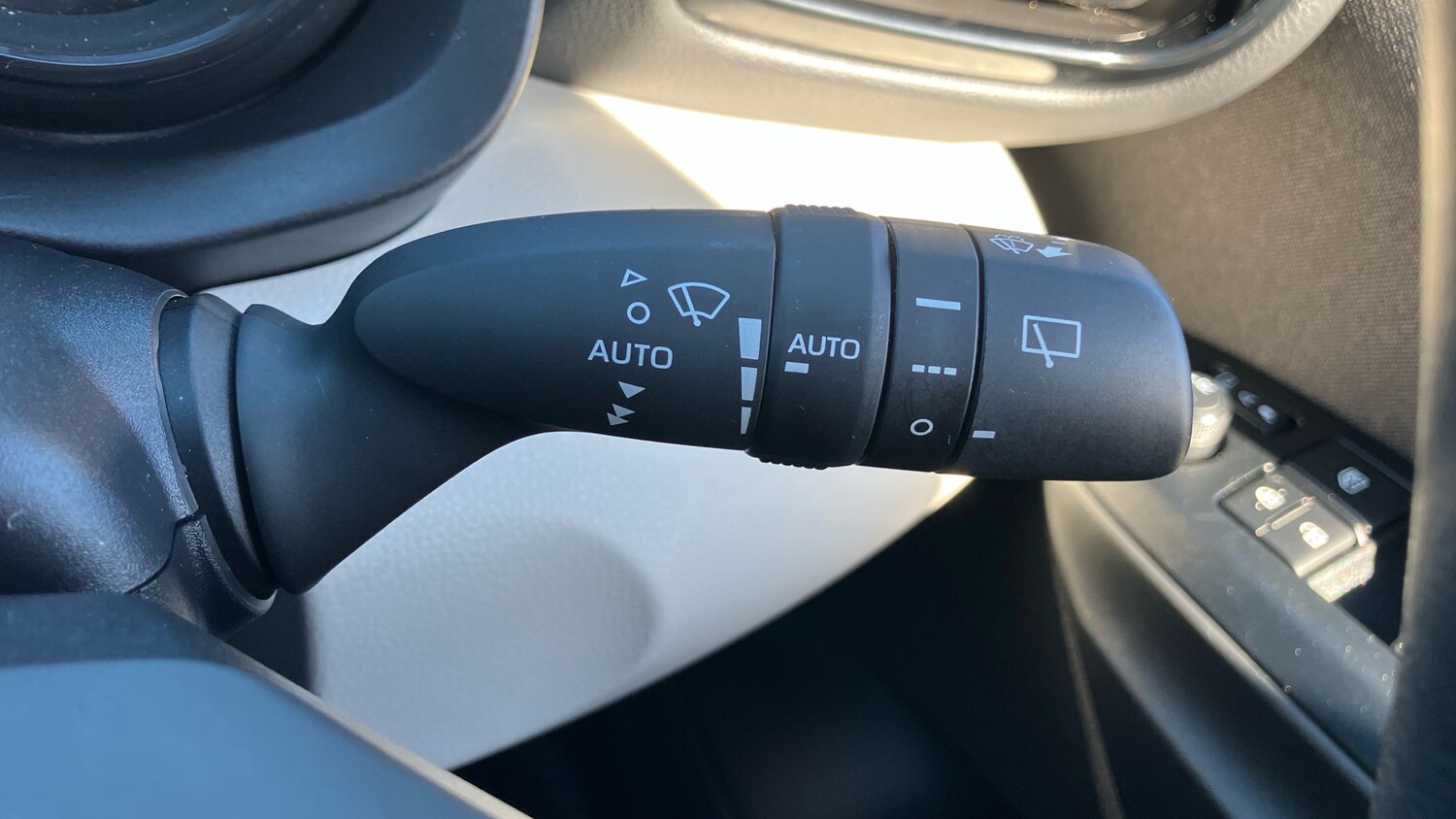 Used Toyota Yaris 2022 for sale - 78149794: Photo 39