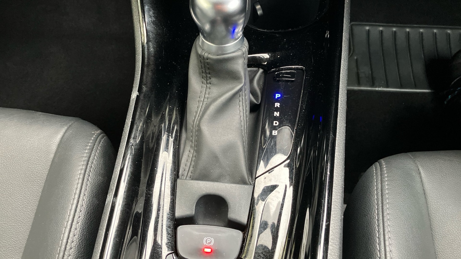 Used Toyota C-HR 2019 for sale - 76879260: Photo 35