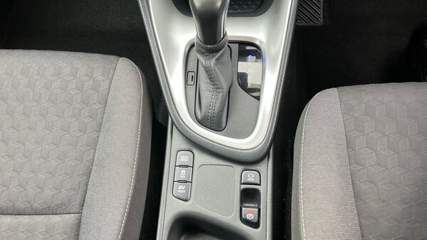 Used Toyota Yaris 2022 for sale - 76171700: Photo 35