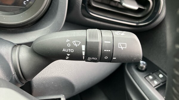 Used Toyota Yaris 2022 for sale - 76171700: Photo 39