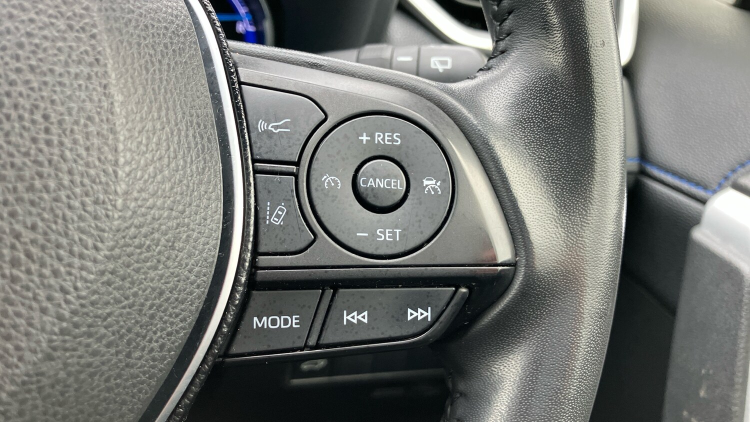 Used Toyota RAV4 2021 for sale - 77675329: Photo 37