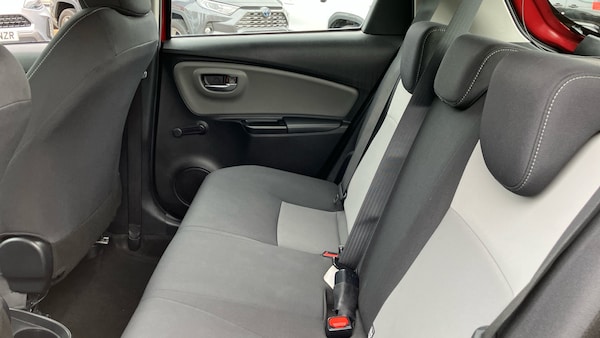 Used Toyota Yaris 2019 for sale - 76220696: Photo 13