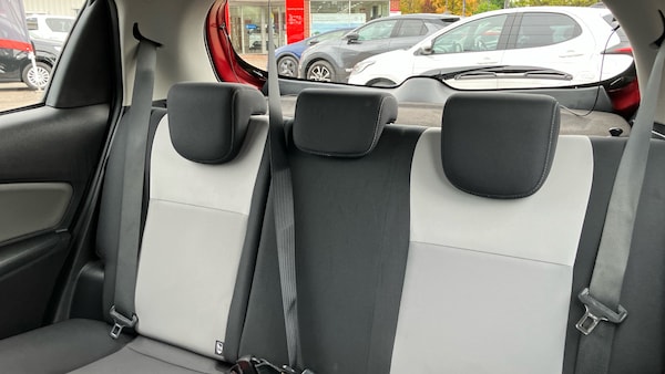 Used Toyota Yaris 2019 for sale - 76220696: Photo 23