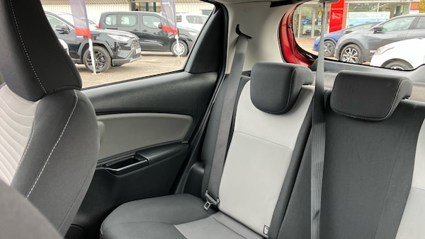 Used Toyota Yaris 2019 for sale - 76220696: Photo 24
