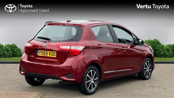 Used Toyota Yaris 2019 for sale - 76220696: Photo 2