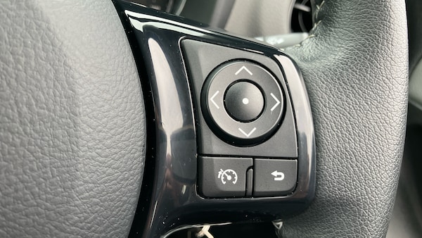 Used Toyota Yaris 2019 for sale - 76220696: Photo 37