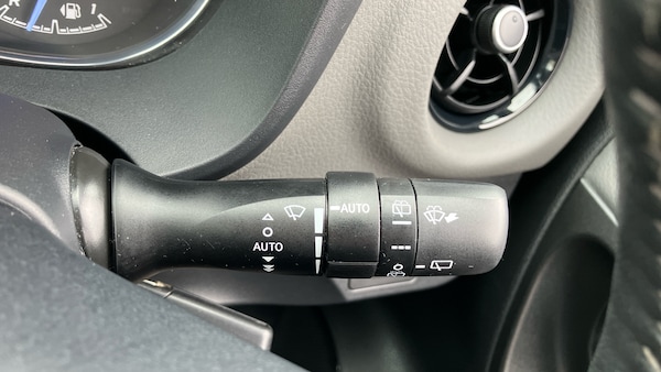 Used Toyota Yaris 2019 for sale - 76220696: Photo 39