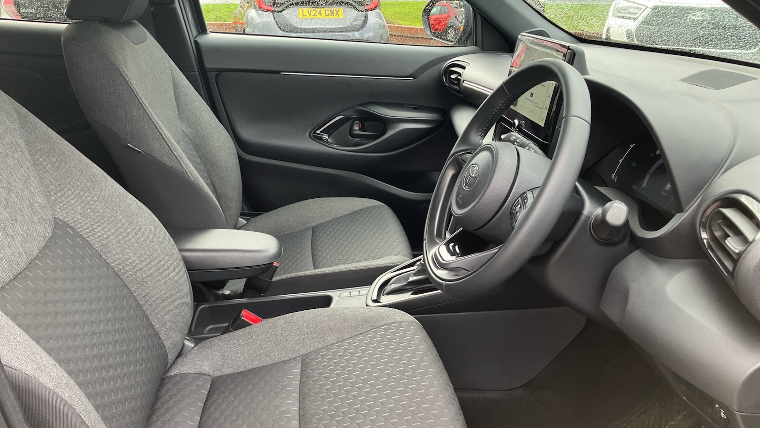 Used Toyota Yaris Cross 2024 for sale - 76384221: Photo 11