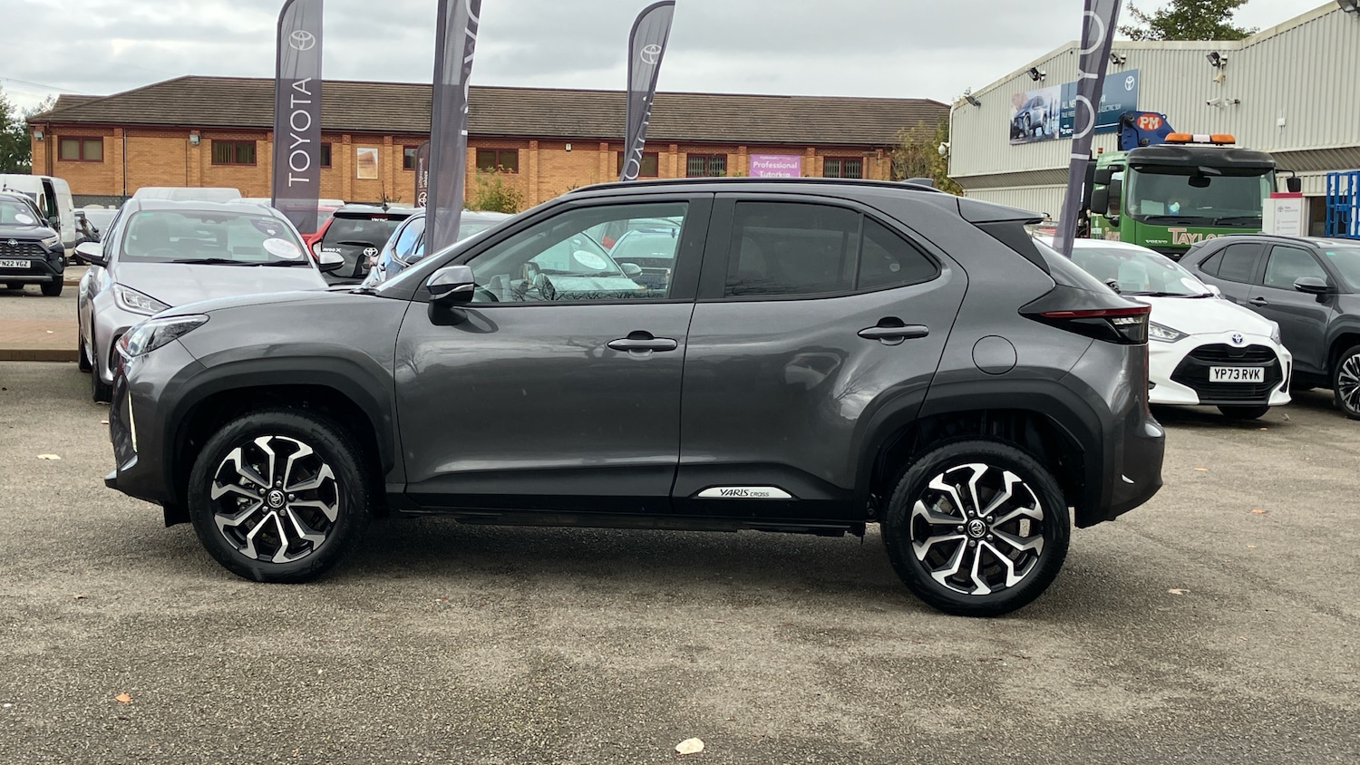 Used Toyota Yaris Cross 2024 for sale - 76384221: Photo 17