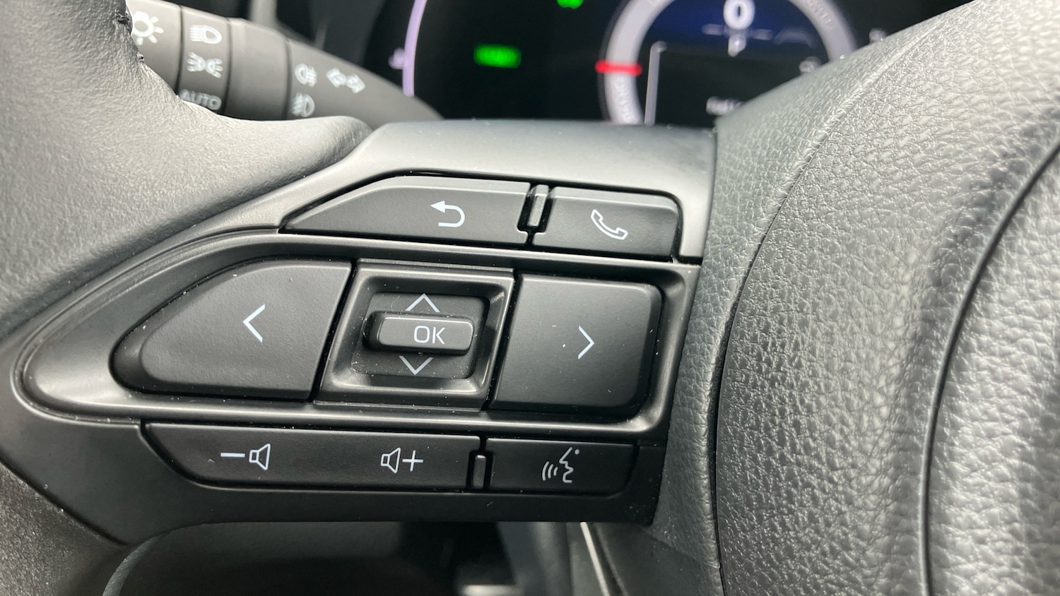 Used Toyota Yaris Cross 2024 for sale - 76384221: Photo 36