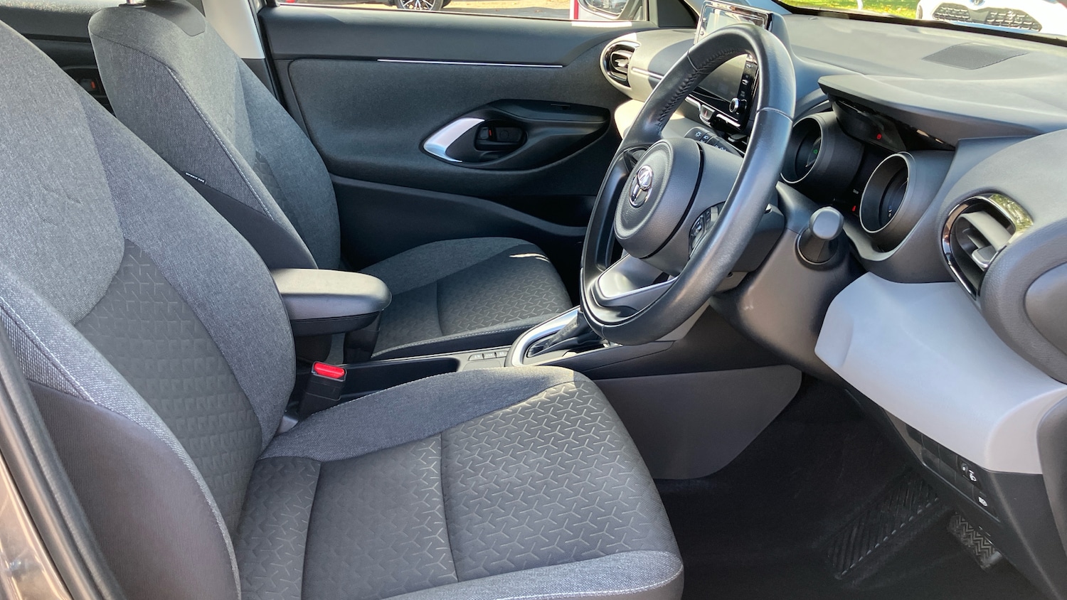 Used Toyota Yaris Cross 2022 for sale - 76184320: Photo 11