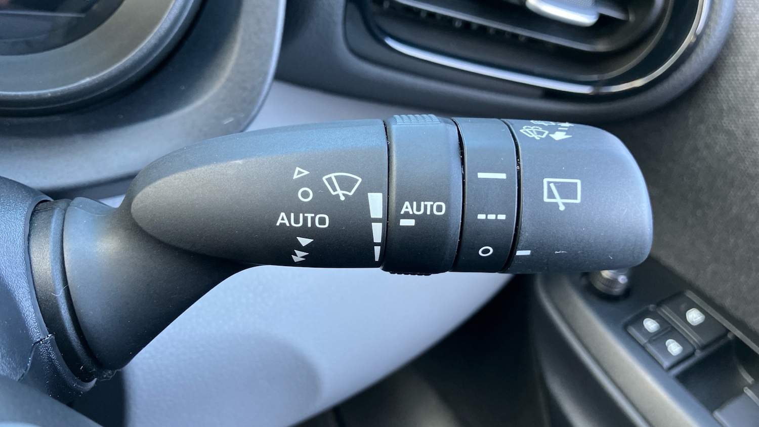 Used Toyota Yaris Cross 2022 for sale - 76184320: Photo 39