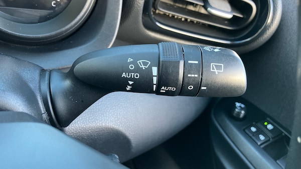 Used Toyota Yaris 2022 for sale - 76343912: Photo 39