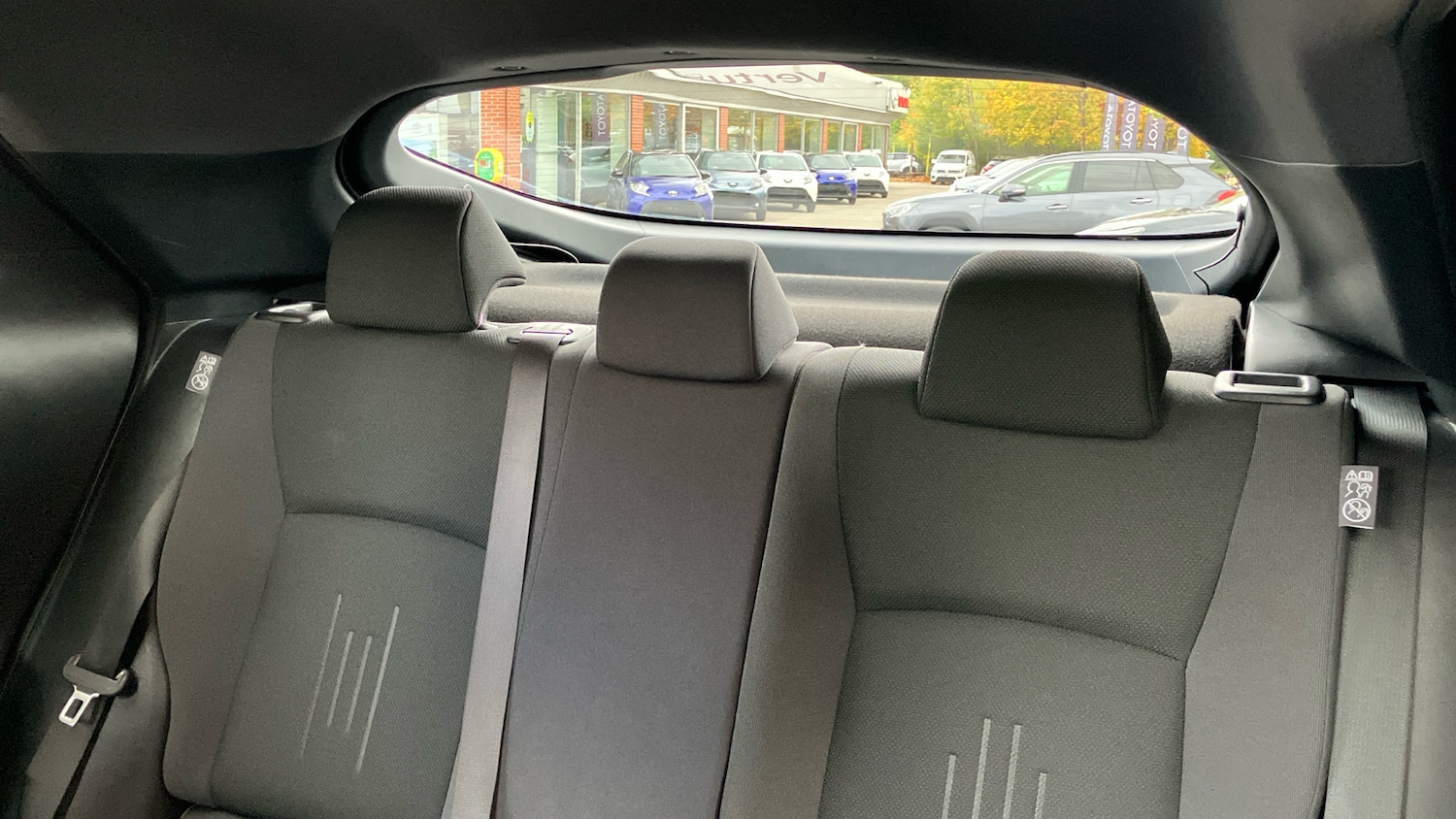 Used Toyota C-HR 2024 for sale - 76493668: Photo 23