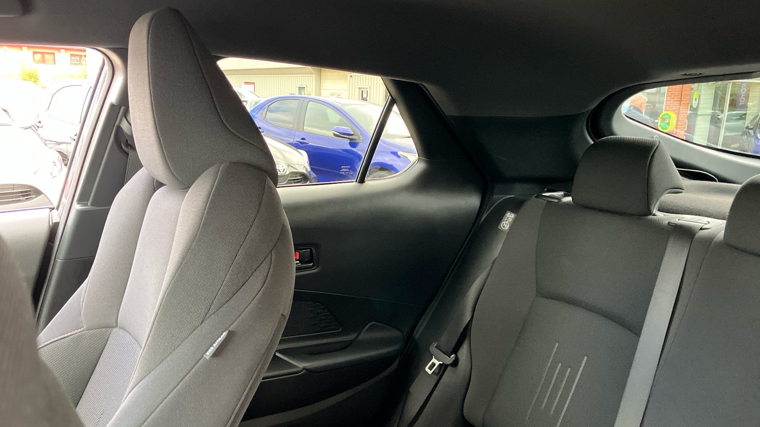 Used Toyota C-HR 2024 for sale - 76493668: Photo 24