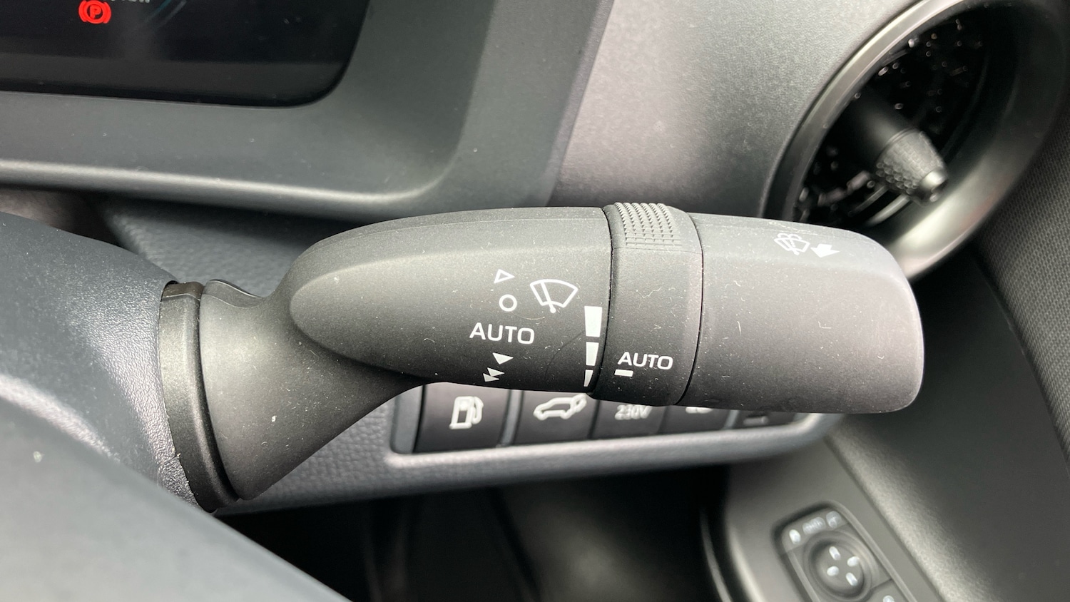 Used Toyota C-HR 2024 for sale - 76493668: Photo 39