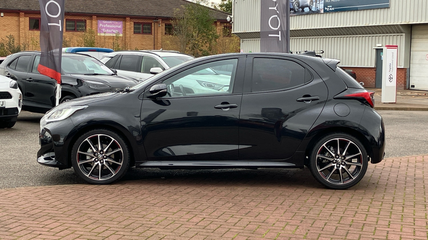 Used Toyota Yaris 2022 for sale - 76452649: Photo 17