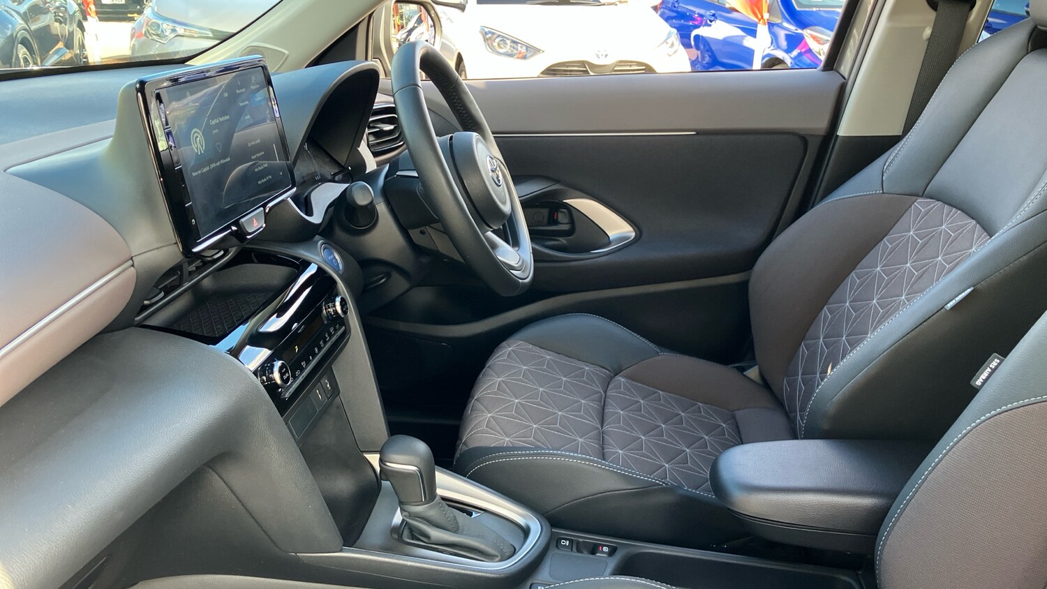 Used Toyota Yaris Cross 2023 for sale - 76027010: Photo 10