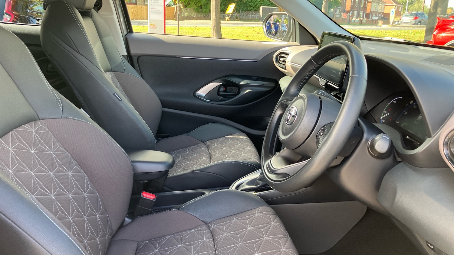 Used Toyota Yaris Cross 2023 for sale - 76027010: Photo 11