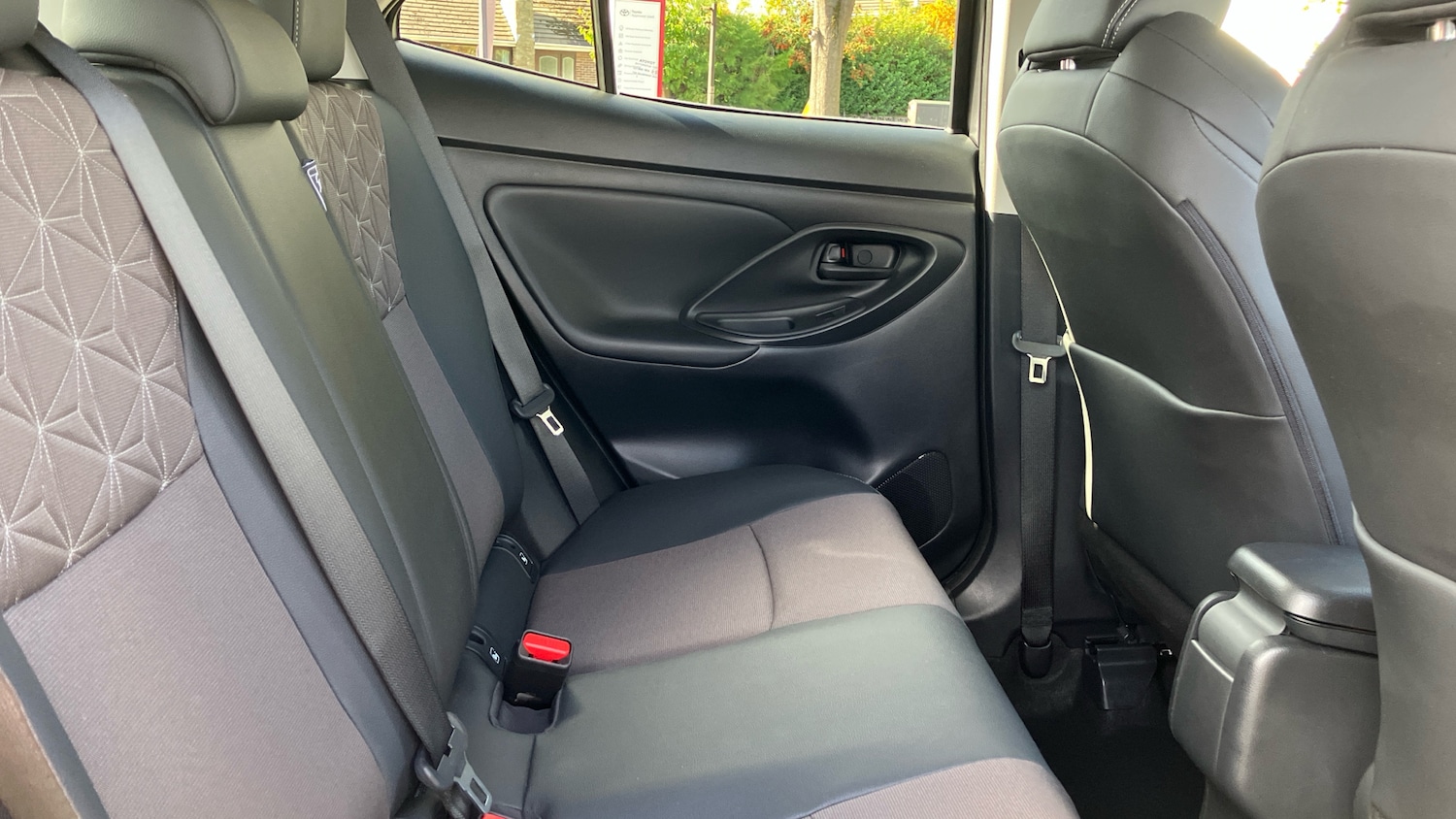 Used Toyota Yaris Cross 2023 for sale - 76027010: Photo 12