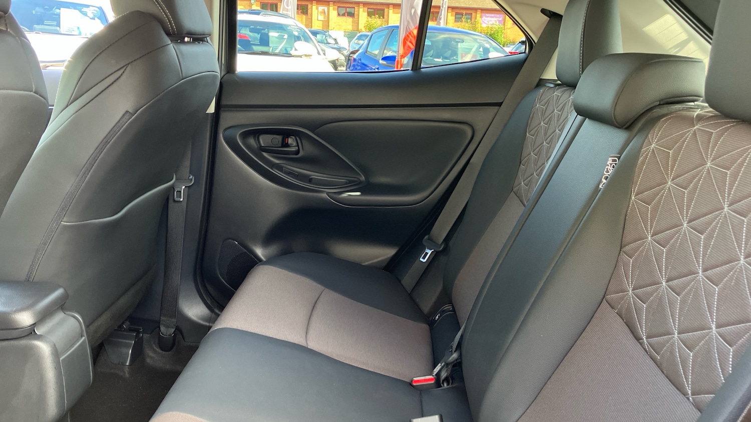 Used Toyota Yaris Cross 2023 for sale - 76027010: Photo 13