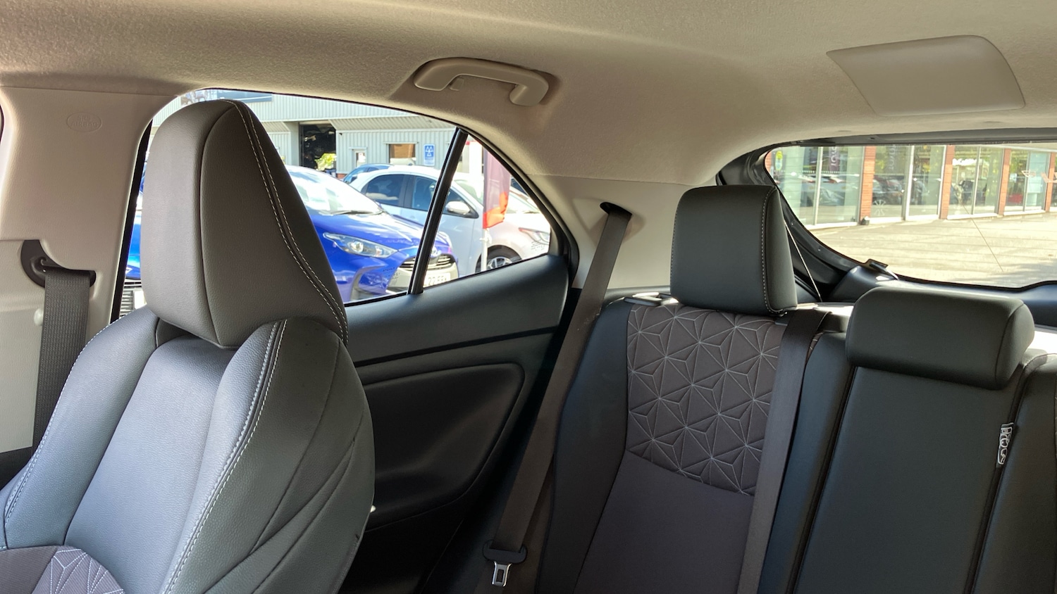 Used Toyota Yaris Cross 2023 for sale - 76027010: Photo 24