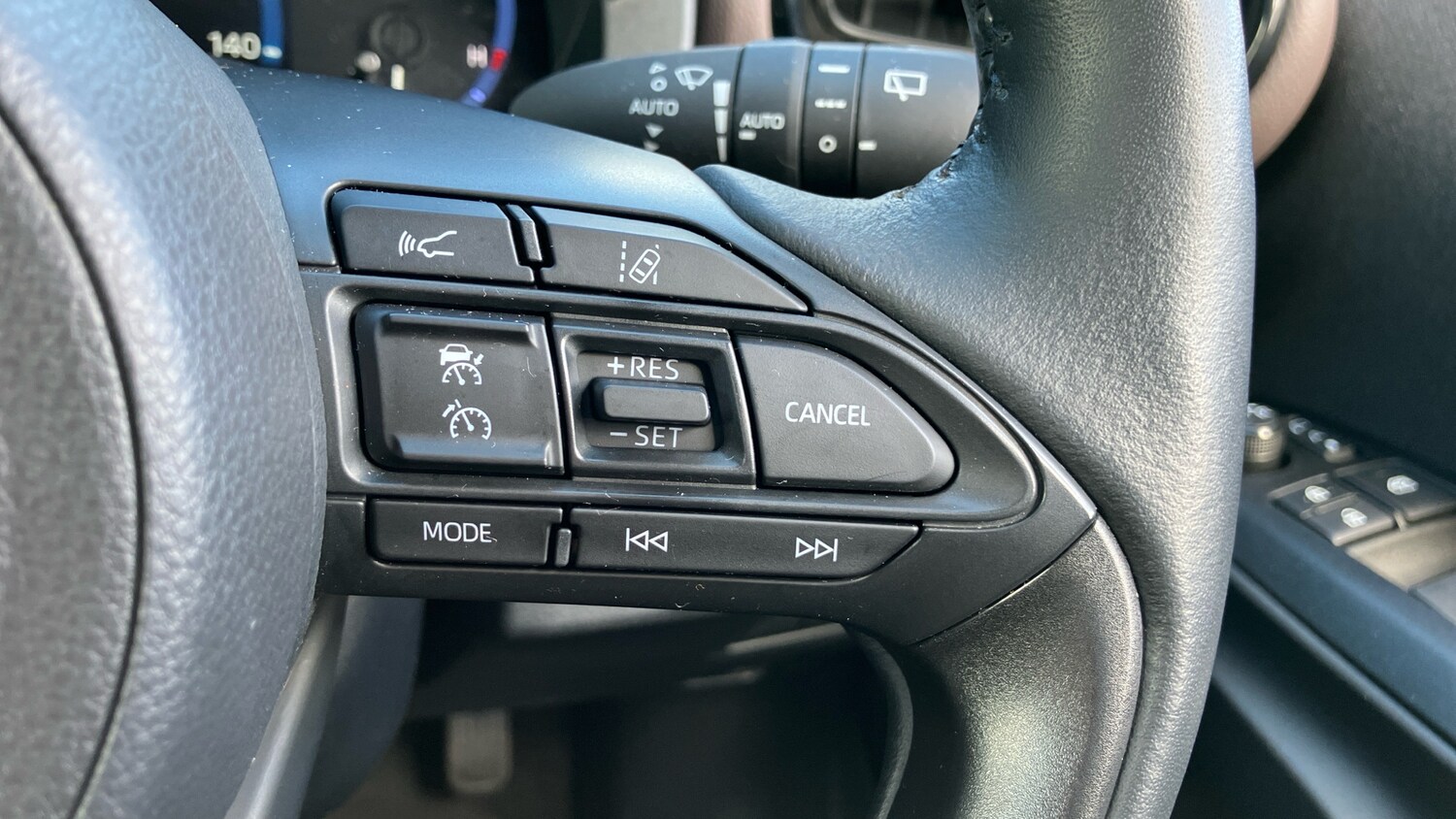 Used Toyota Yaris Cross 2023 for sale - 76027010: Photo 37