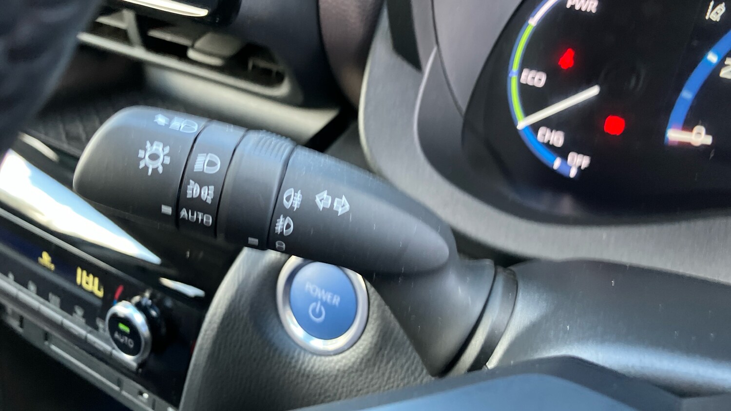 Used Toyota Yaris Cross 2023 for sale - 76027010: Photo 38