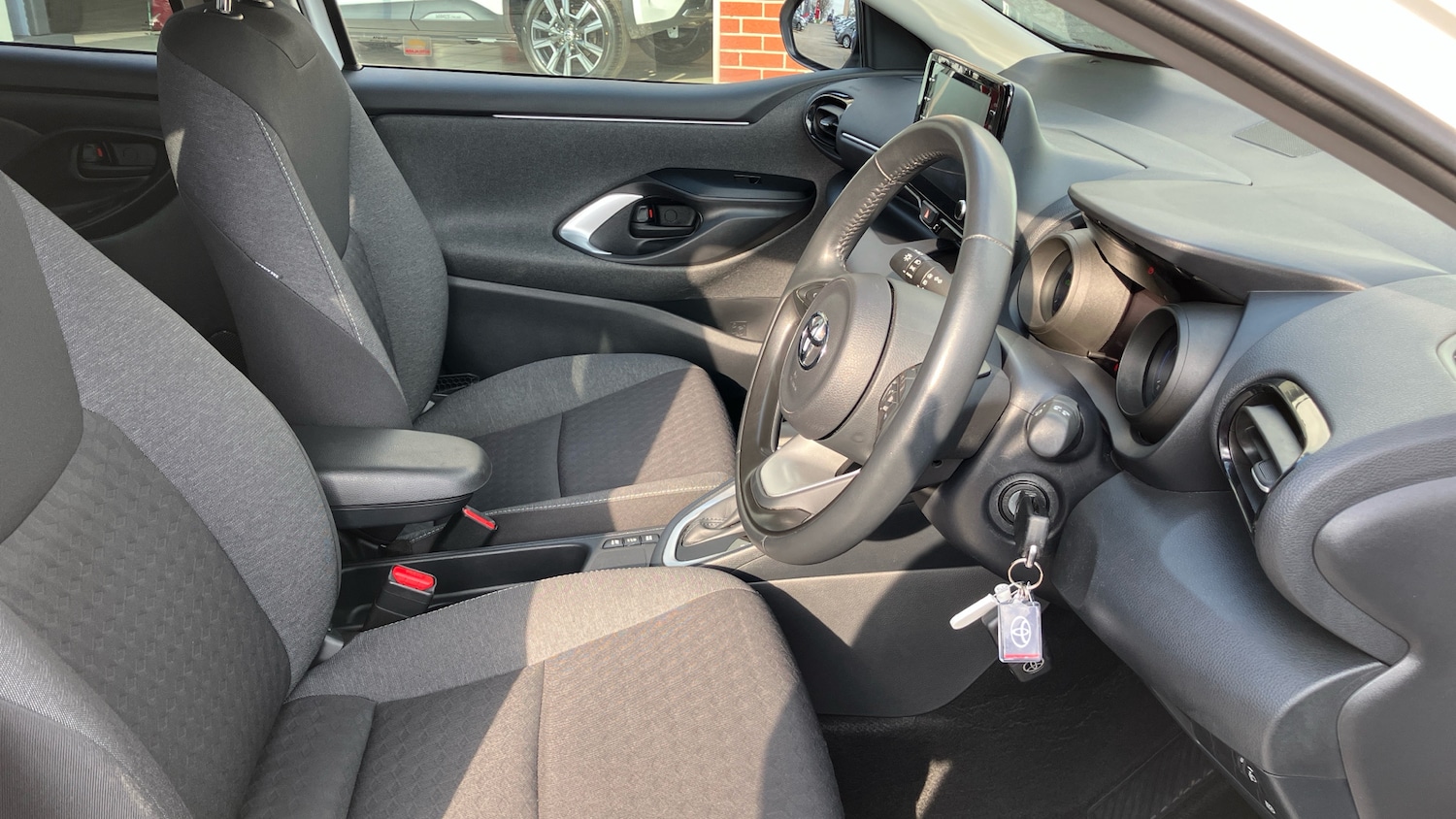 Used Toyota Yaris 2021 for sale - 77985209: Photo 11