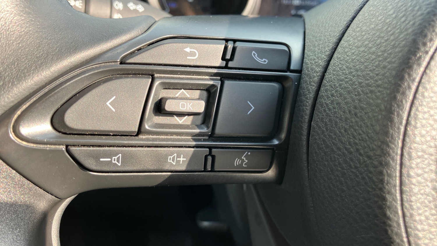 Used Toyota Yaris 2021 for sale - 77985209: Photo 36