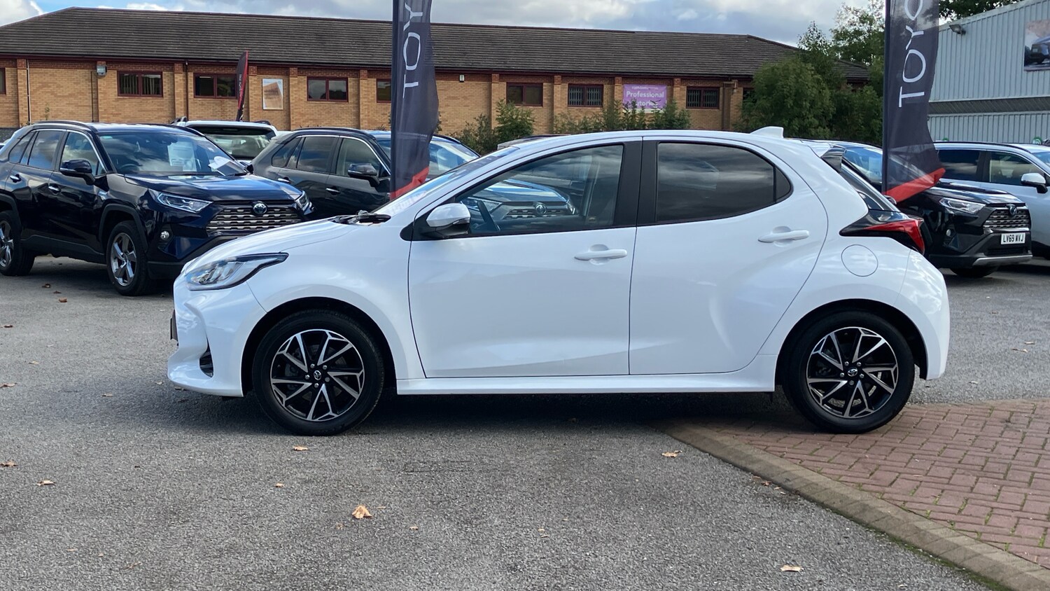 Used Toyota Yaris 2023 for sale - 76036553: Photo 17