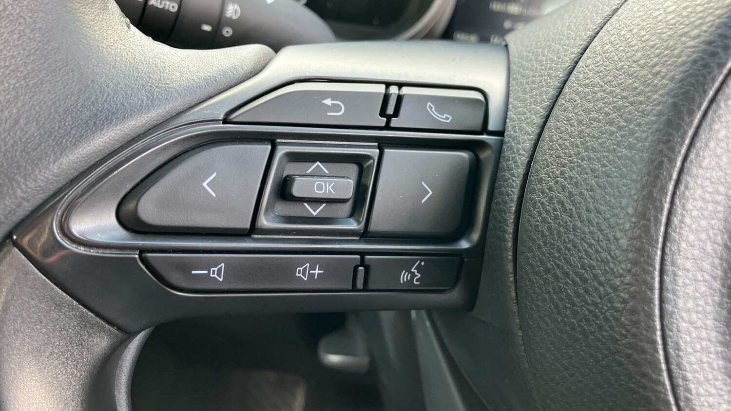 Used Toyota Yaris 2023 for sale - 76036553: Photo 36