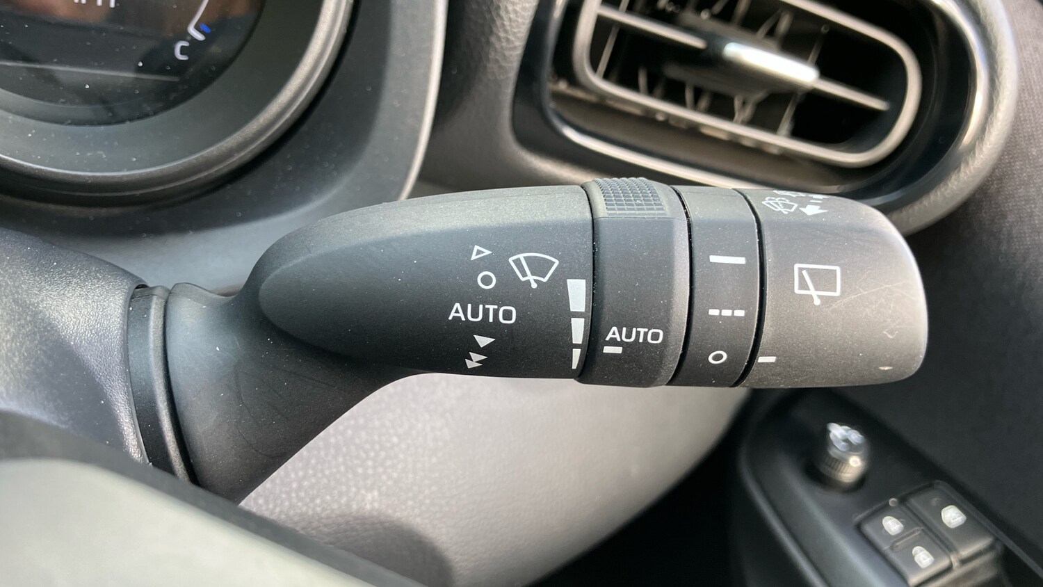 Used Toyota Yaris 2023 for sale - 76036553: Photo 39