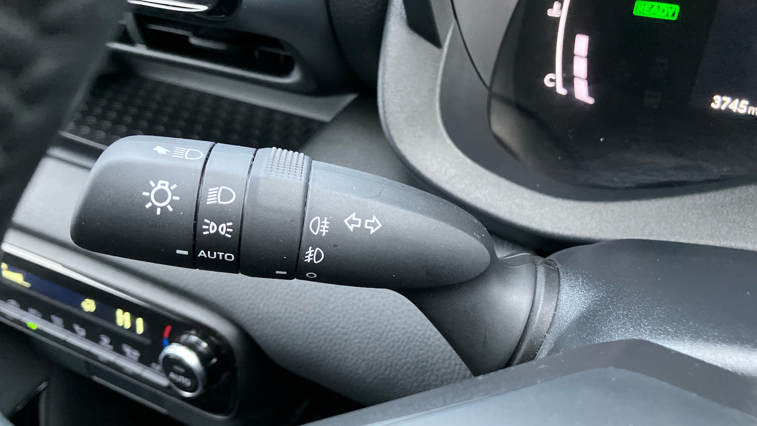 Used Toyota Yaris 2025 for sale - 76684771: Photo 38