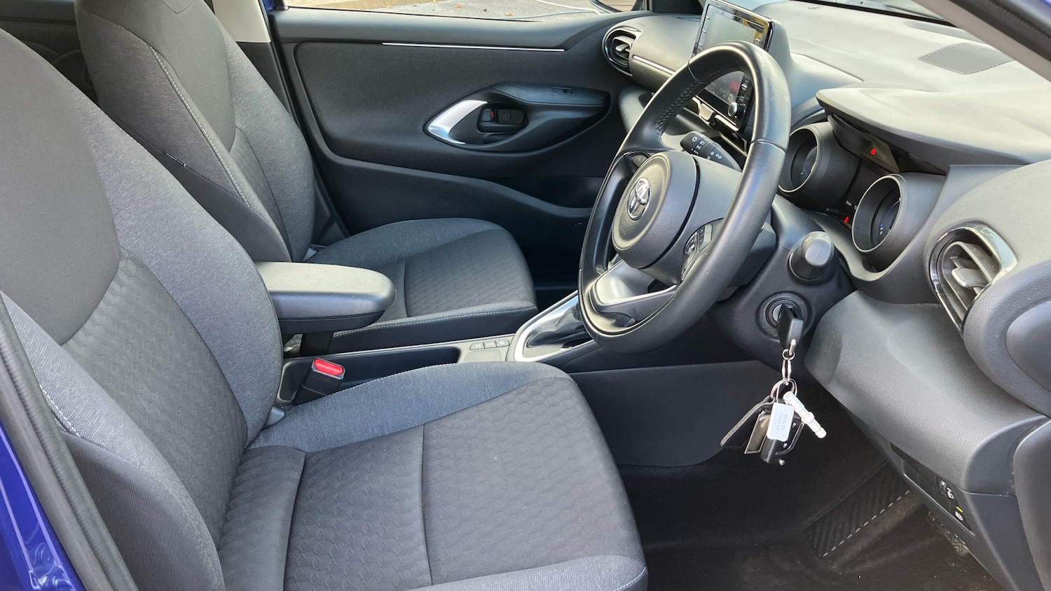 Used Toyota Yaris 2022 for sale - 76209190: Photo 11