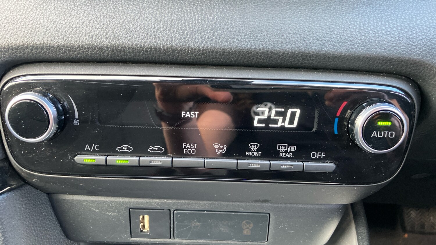 Used Toyota Yaris 2022 for sale - 76209190: Photo 34