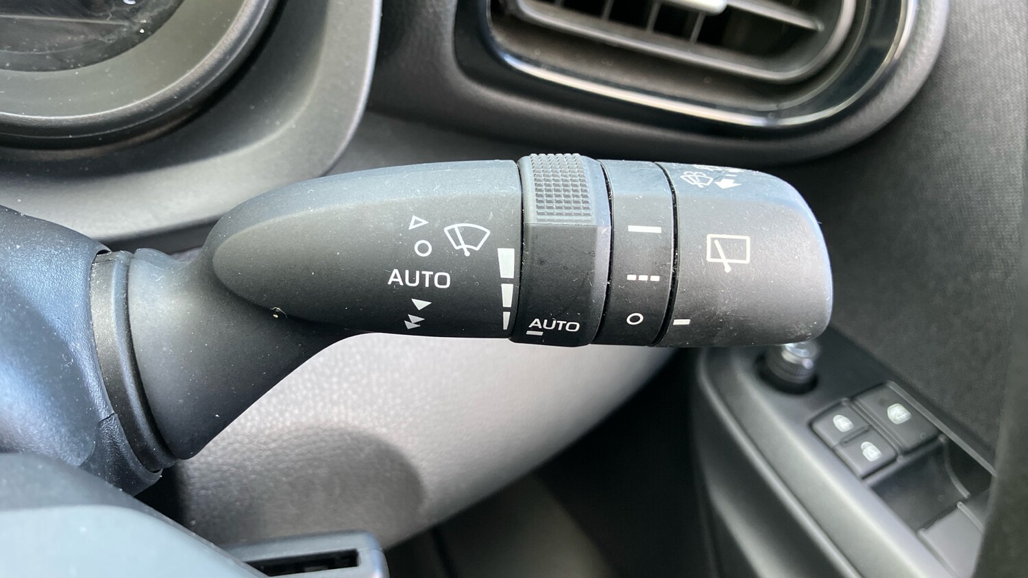 Used Toyota Yaris 2022 for sale - 76209190: Photo 39