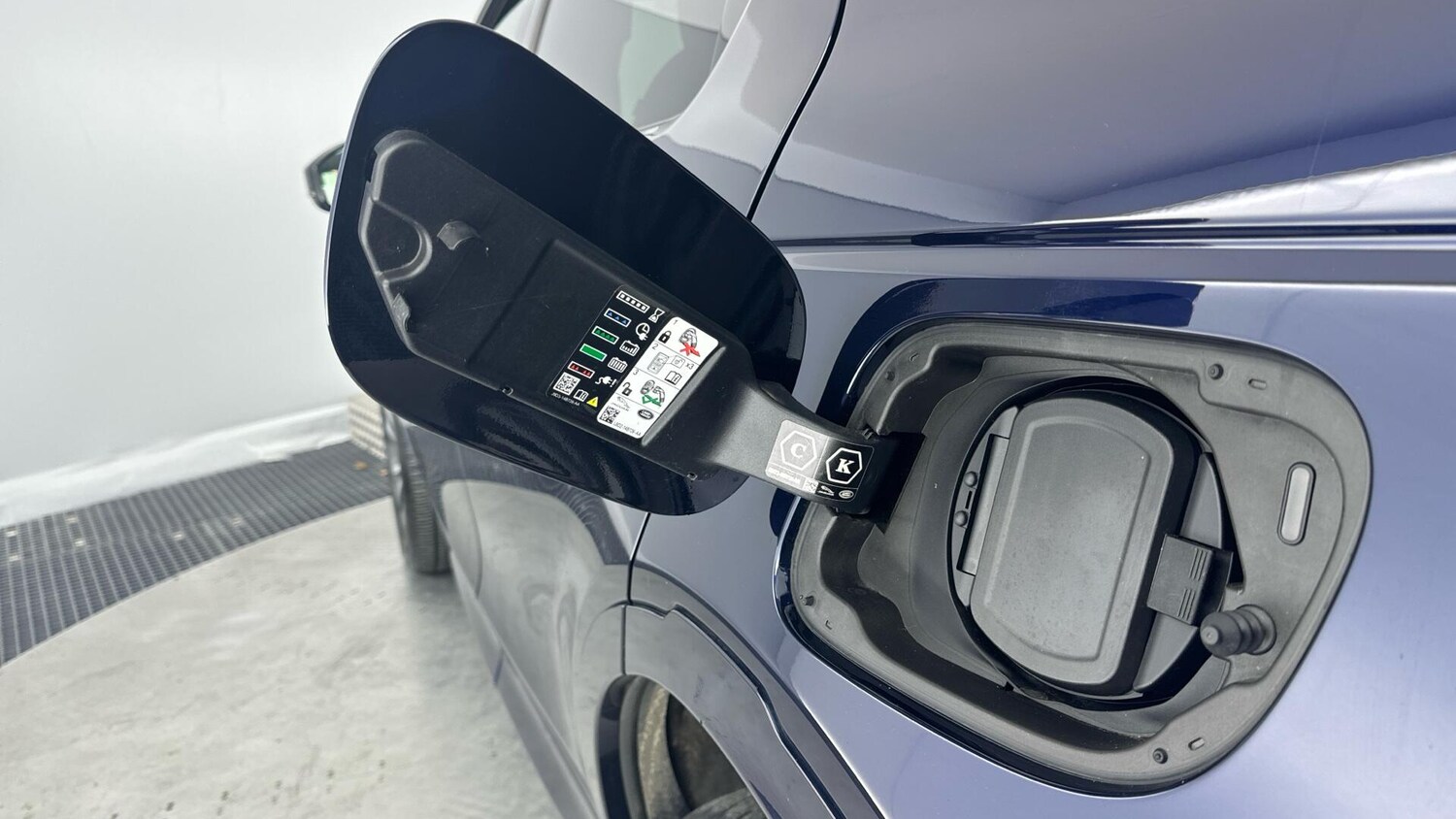 Used Land Rover Discovery Sport 2023 for sale - 78203886: Photo 16