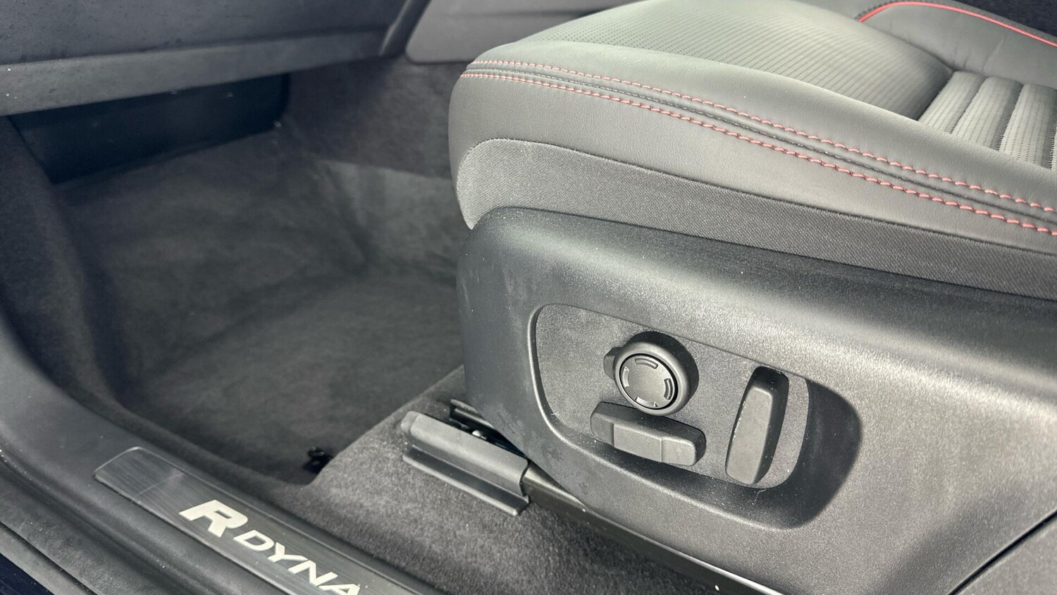 Used Land Rover Discovery Sport 2023 for sale - 78203886: Photo 35